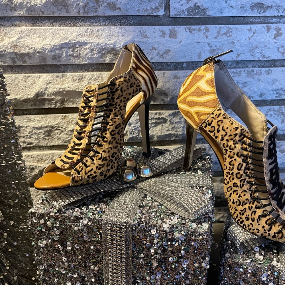 Nine West Pump sz 7 m Leather Upper Heel Hair on fur Approx 4” heel Cheetah
